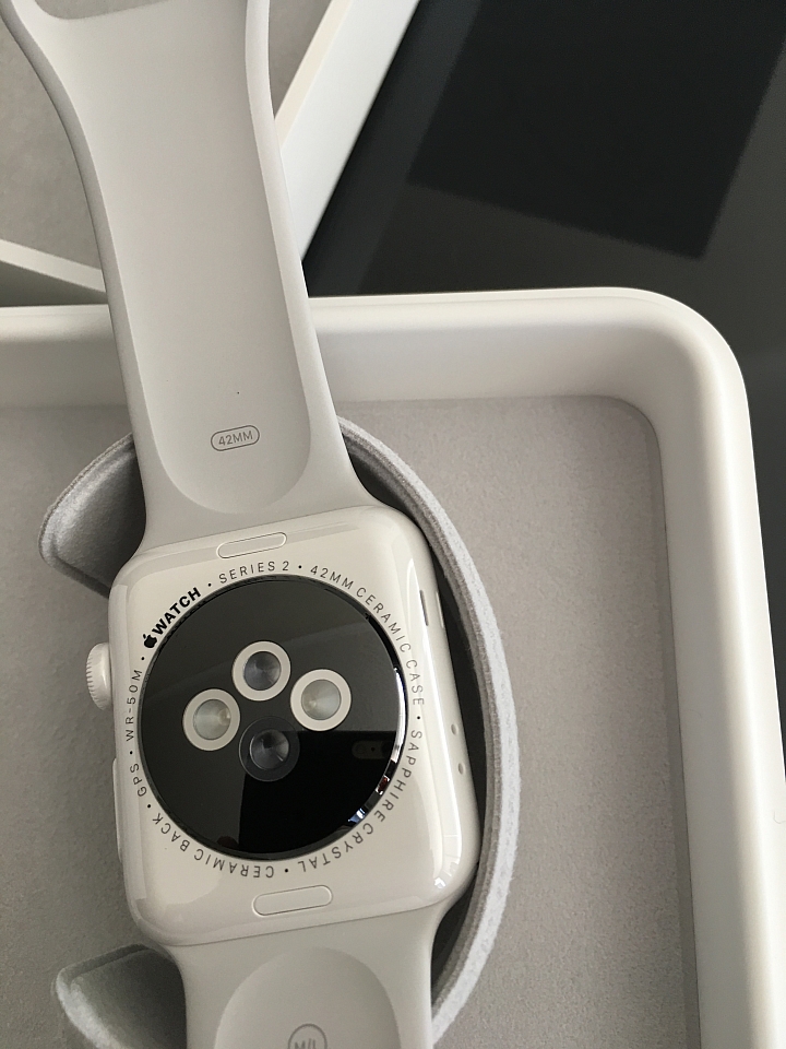[開箱] - 陶瓷 42mm Apple Watch S2