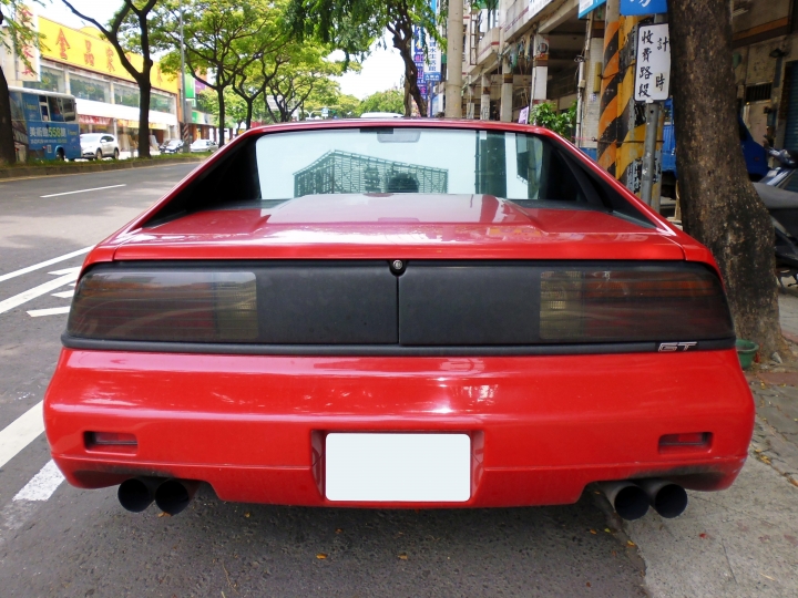 稀有的老車 Pontiac Fiero GT