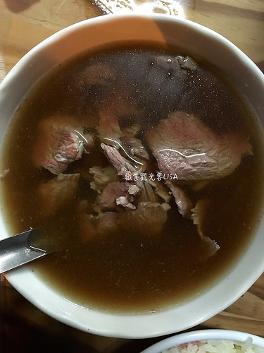 [食記] 台南 中西 六千牛肉湯 - 早鳥才吃的到傳說中的排隊牛肉湯，鮮甜口感在口中久久不散
