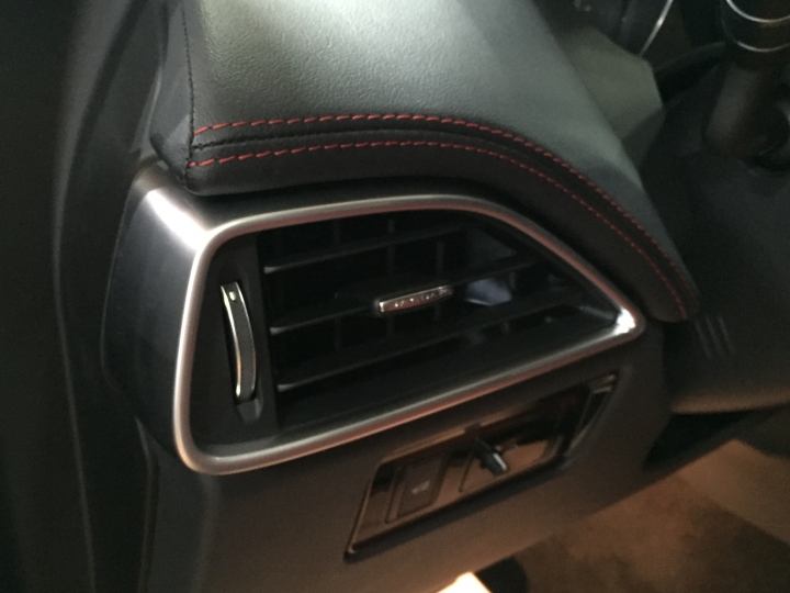 Jaguar F-PACE R-sport賞車