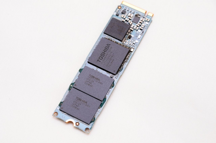 擁抱 NVMe 新世代，Toshiba OCZ RD400 1TB SSD 開箱測試