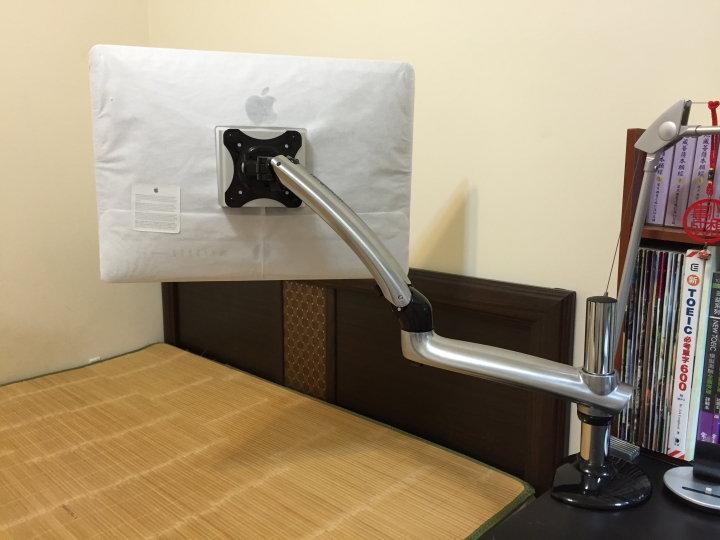 2015 late 21.5" iMac Retina 4K VESA版開箱 + iErgoArm螢幕支架