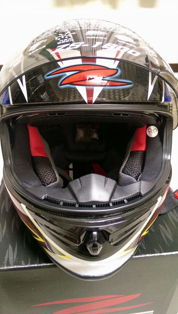 [開箱] ZEUS 國旗碳纖帽 ZS-1600 x 國旗彩繪