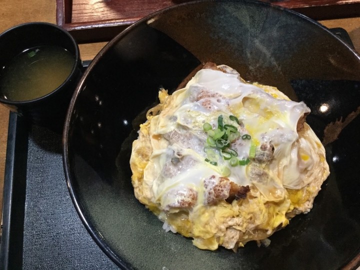 [食記] 新竹。家竹亭。豬排蛋花飯(護城河旁、文化街)