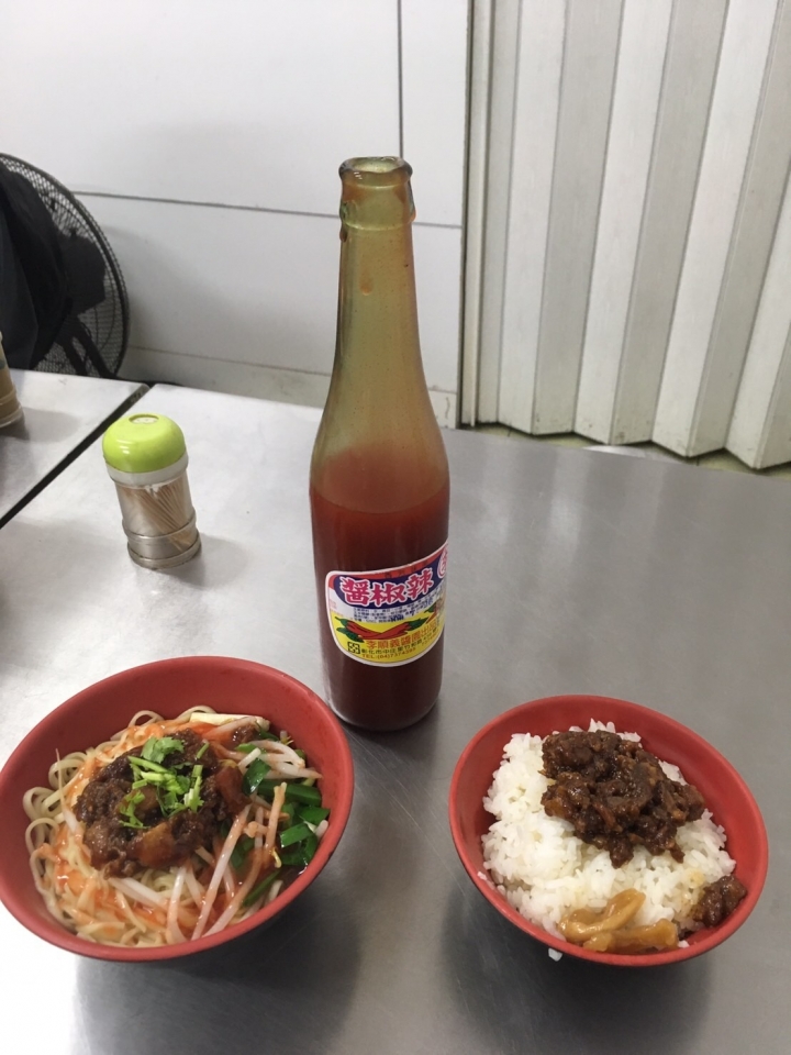 【美食。食記】彰化 彰化市 醬香好味，油蔥鮮香 台化阿欽担仔麵 乾麵 滷肉飯