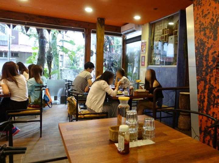 [食記] Eat enjoy 意享美式廚房。十足過癮的辣味雞腿捲、巧克力千層蛋糕(新店區公所站)