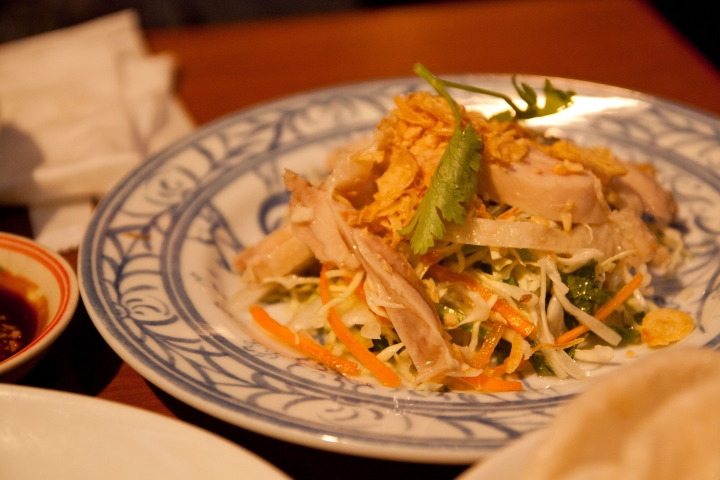 【美食。食記】東京 大久保 溫潤鮮香，越式道地 日本第二的越南料理老店 ベトナムちゃん 河粉 生春捲 炸春捲