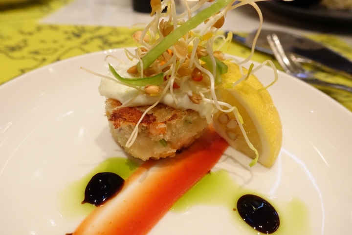[食記] W Hotel。The Kitchen Table 西餐廳。信義區裡的時尚Buffet--周日菜色!