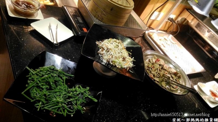 (((高雄食記)))楠梓區鬥牛士二鍋個人壽喜燒涮涮鍋吃到飽，高雄大學學區，壽星有優惠，學生族群最愛