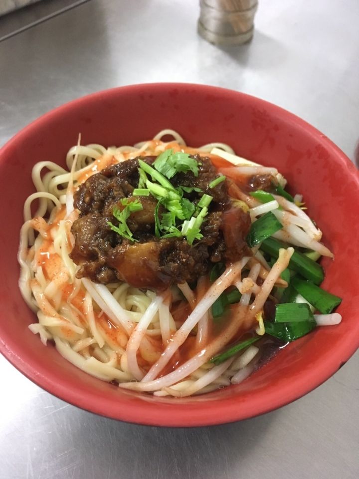【美食。食記】彰化 彰化市 醬香好味，油蔥鮮香 台化阿欽担仔麵 乾麵 滷肉飯