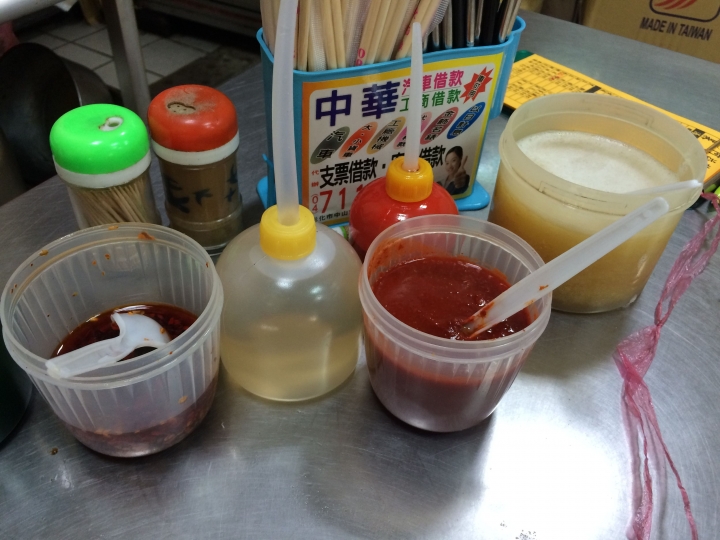 【美食。食記】彰化 彰化市 內餡鬆軟，口感不同 阿益蒸餃