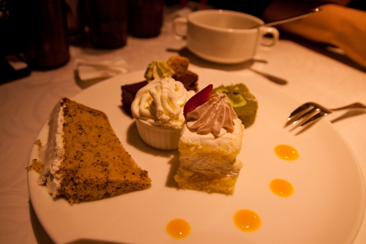 【食記。美食】東京 池袋 甜點好味，漢堡多汁 持續進步的餐廳 BITTERSWEETS BUFFET 吃到飽 蛋糕 洋食