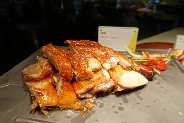 [食記] W Hotel。The Kitchen Table 西餐廳。信義區裡的時尚Buffet--周日菜色!