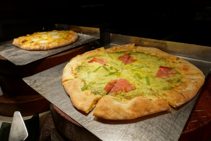 [食記] W Hotel。The Kitchen Table 西餐廳。信義區裡的時尚Buffet--周日菜色!
