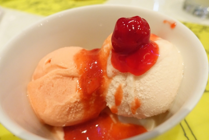 [食記] W Hotel。The Kitchen Table 西餐廳。信義區裡的時尚Buffet--周日菜色!