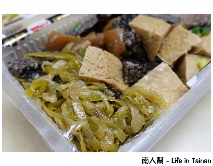 【台南南區-美食】滷味│麵食│飲品│~丐幫滷味台南金華分舵