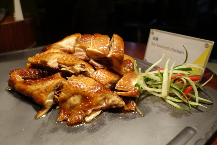 [食記] W Hotel。The Kitchen Table 西餐廳。信義區裡的時尚Buffet--周日菜色!