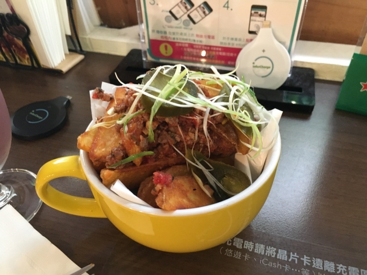 [食記] 有無線充電的咖啡廳?! Zero café