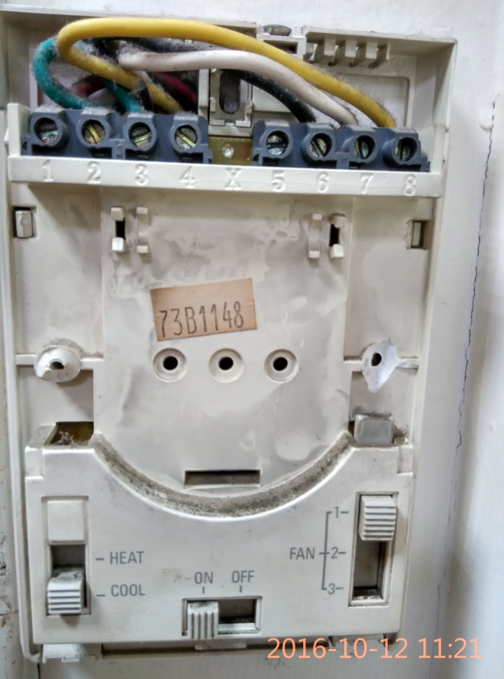 公司空調Honeywell的溫控面板掉落，如何調整溫度？
