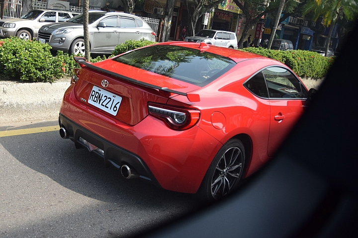 86 不跑秋名山 衝上陽明山  ALL NEW TOYOTA 86 超帥超狂 山路體驗