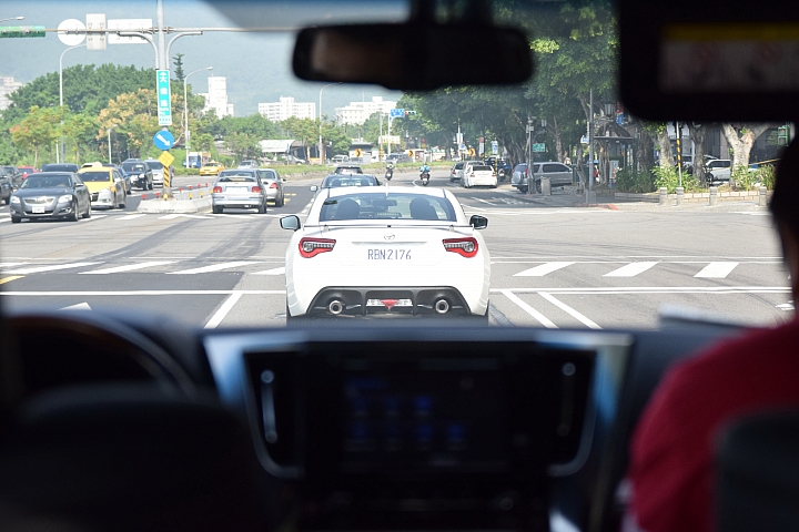 86 不跑秋名山 衝上陽明山  ALL NEW TOYOTA 86 超帥超狂 山路體驗