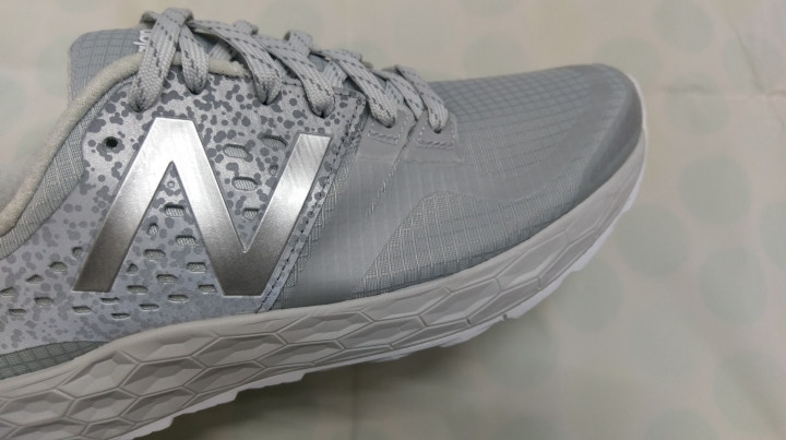 NB 反光版本跑鞋 VONGO開箱
