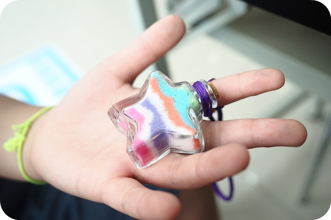 【苗栗通宵親子景點】七彩幸運鹽DIY+無料噴水池戲水趣，就在通宵精鹽觀光工廠！