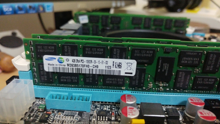 [開箱] 華南X79+E5 2670 C2 正式版+ECC DDR3 1333 4GB X4，篇詳細版~