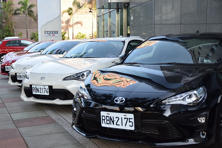 86 不跑秋名山 衝上陽明山  ALL NEW TOYOTA 86 超帥超狂 山路體驗