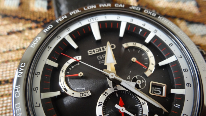 簡易的SEIKO GPS太陽能計時腕錶開箱