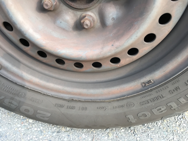 Chrysler 休旅車輪圈輪胎請益