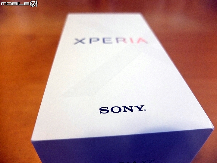 [極簡開箱] 我的第一支SONY智慧型手機 XPERIA XZ 澗水藍 (持續更新)