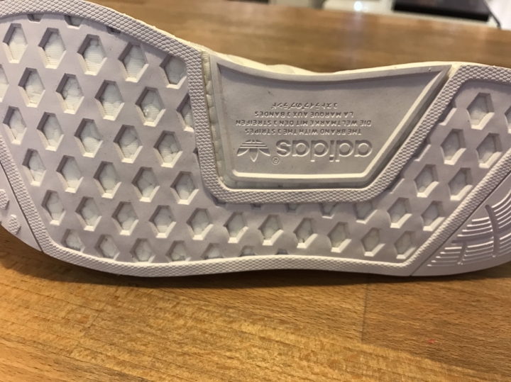麻煩大家幫我驗鞋  NMD Primeknit 全白