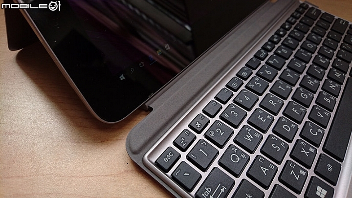好攜帶的10吋 變形平板筆電ASUS Transformer Mini T102HA