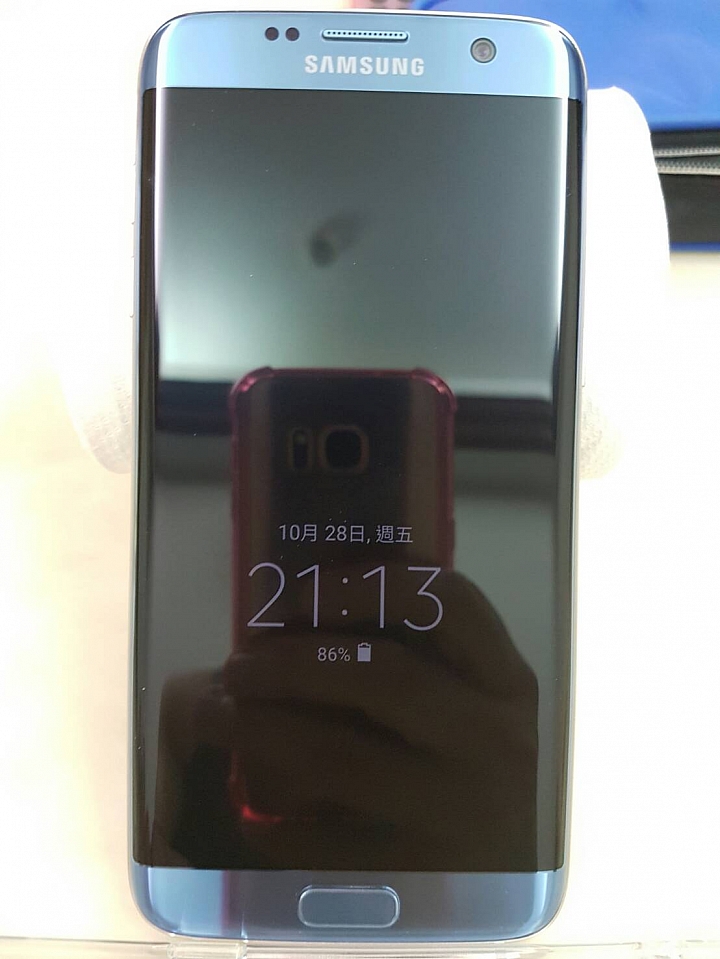 SAMSUNG S7 Edge 藍色版簡易開箱(圖少）