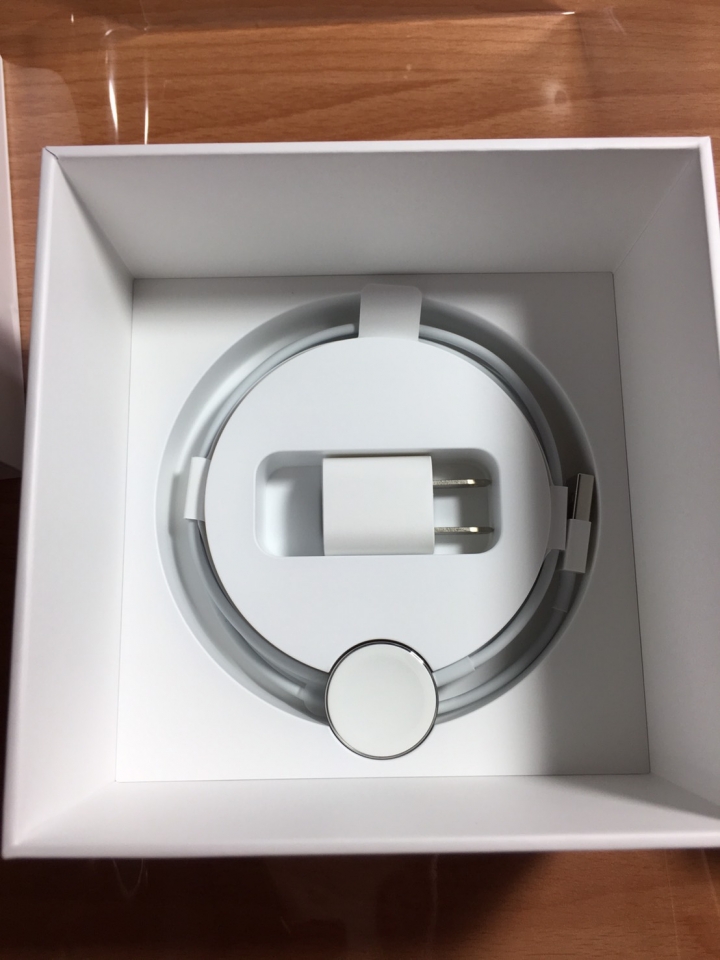 <開箱>終於收到了! ~ APPLE WATCH Series 2 42MM太空黑不鏽鋼米蘭