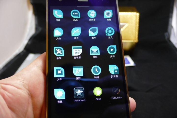 最漫長的預購※液態金屬Turing Phone 到貨簡易開箱!!