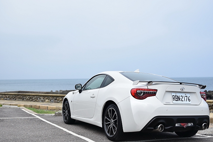 86 不跑秋名山 衝上陽明山  ALL NEW TOYOTA 86 超帥超狂 山路體驗