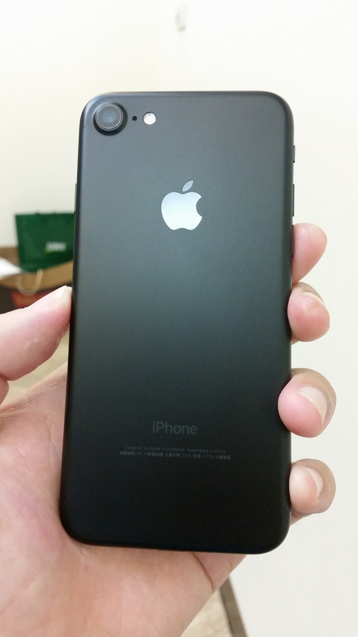 人生第一支iPhone就從i7開始(開箱文)