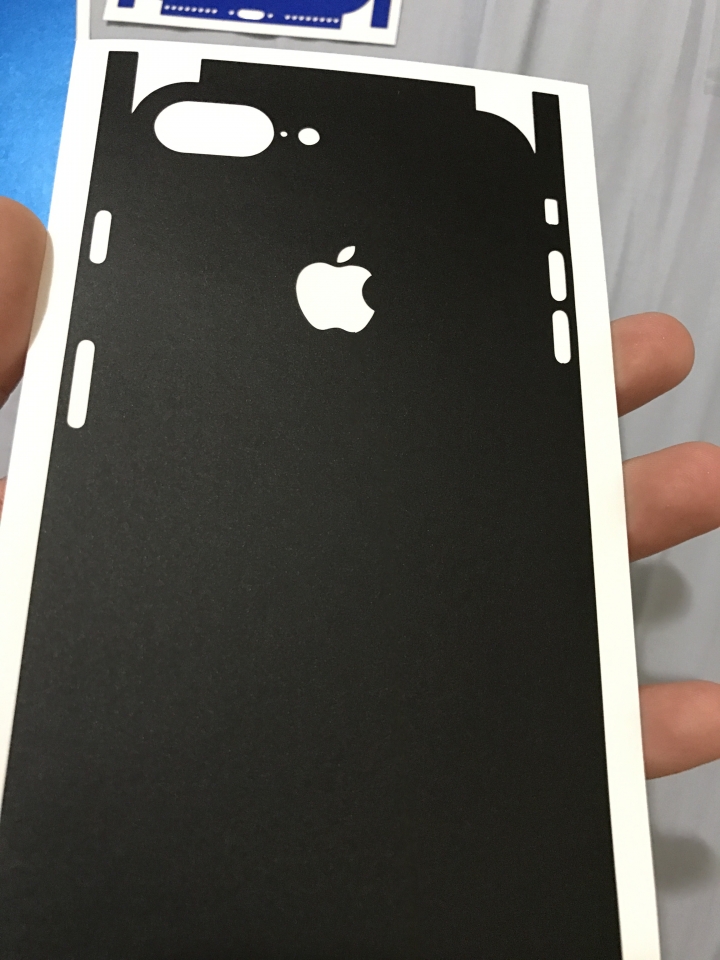 [分享]iPhone 7+ colorware背貼