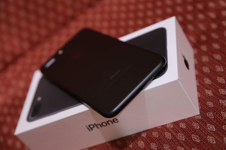 I phone 7 128G消光黑 不專業開箱！