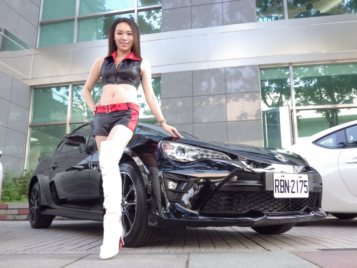 讓拓海也瘋狂~~"ALL NEW TOYOTA 86", 94狂~~