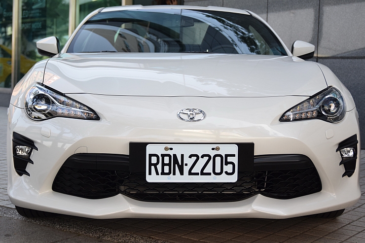 86 不跑秋名山 衝上陽明山  ALL NEW TOYOTA 86 超帥超狂 山路體驗