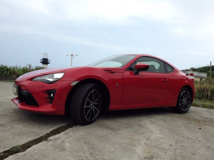 讓拓海也瘋狂~~"ALL NEW TOYOTA 86", 94狂~~