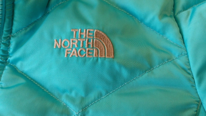 請問這幾件The North face是假貨嗎?