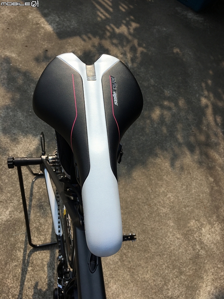 [深情的開箱]Cannondale 2017 CAAD12 WOMEN'S 105-女車(圖多慎入）