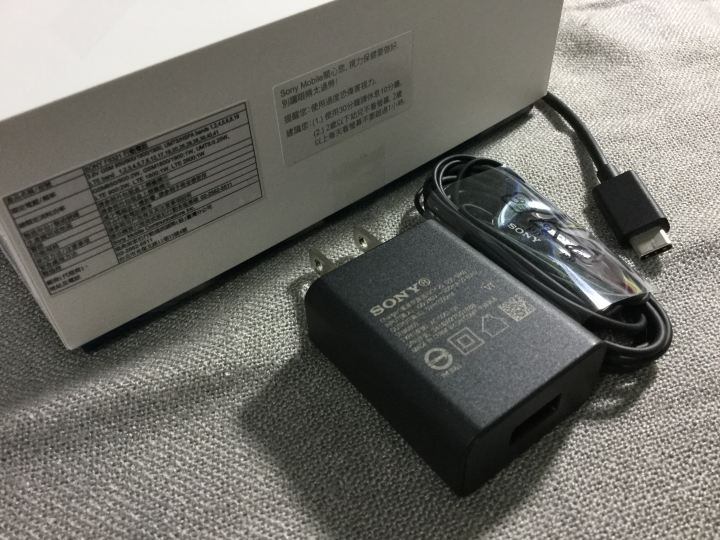 XPERIA X Compact 白 - 開箱、操作心得