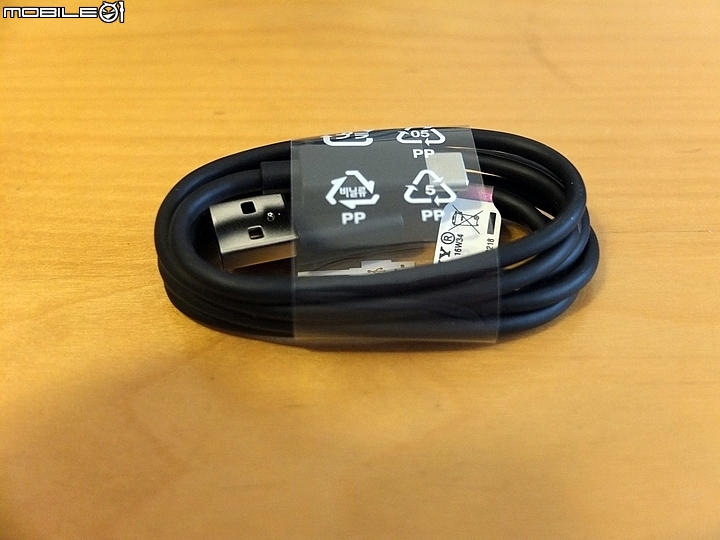 [極簡開箱] 我的第一支SONY智慧型手機 XPERIA XZ 澗水藍 (持續更新)