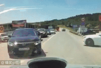 車主應該嚇出一身冷汗 .
