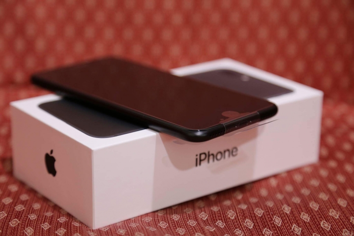 I phone 7 128G消光黑 不專業開箱！